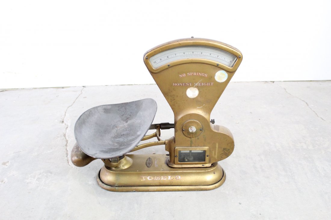Antique Toledo Honest Weight Scale from General Store (1 of 3)