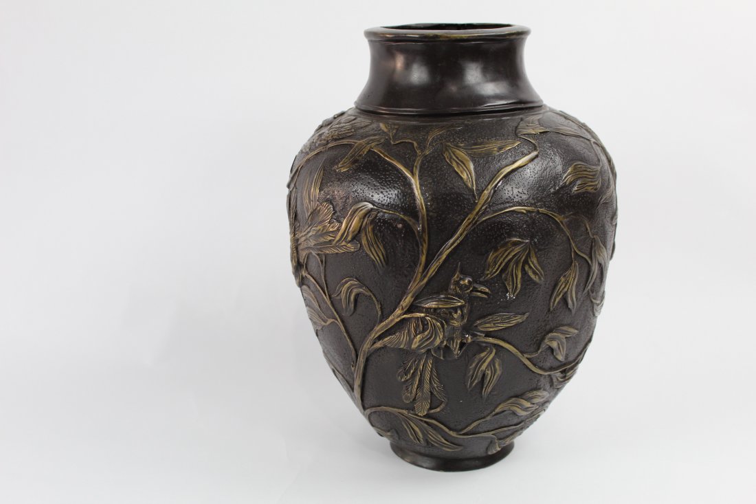 Large Japanese Bronze Vase with Birds Decoration (1 of 5)