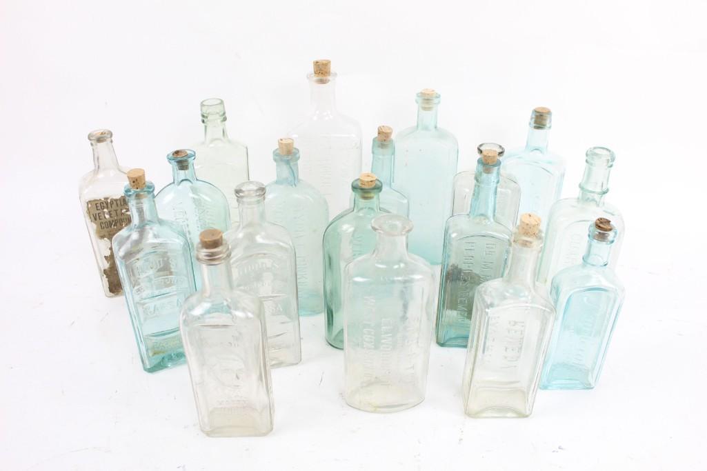 Lot of 18 Antique Glass Medicine Drug Bottles w/ Label (1 of 10)