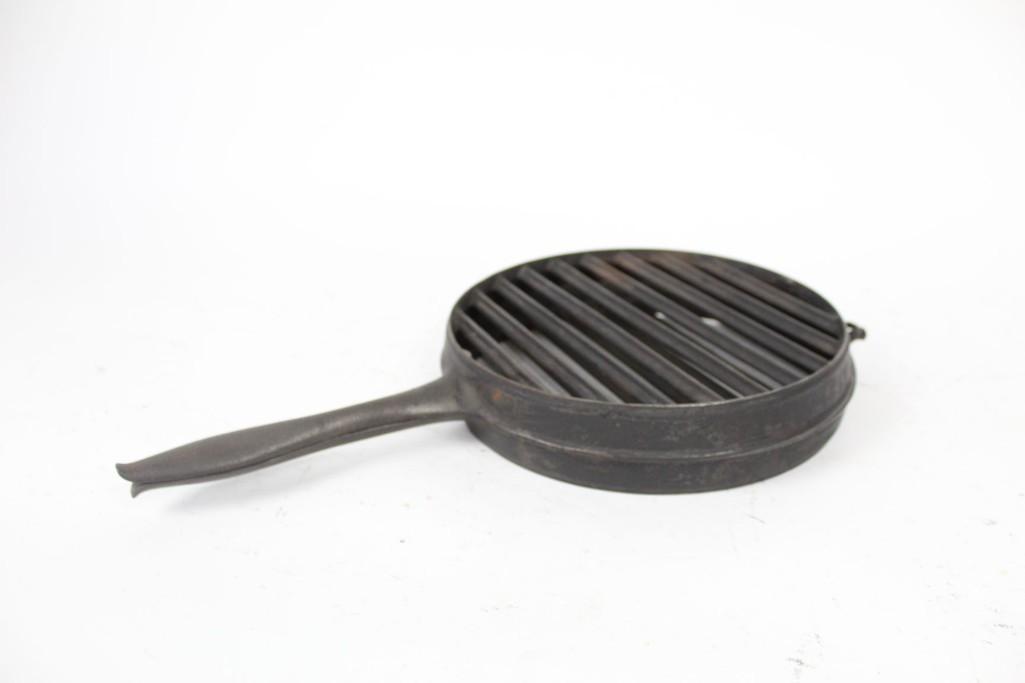 Antique Two-piece Cast Iron Gridiron Broiler,MM Co. KAL (1 of 7)