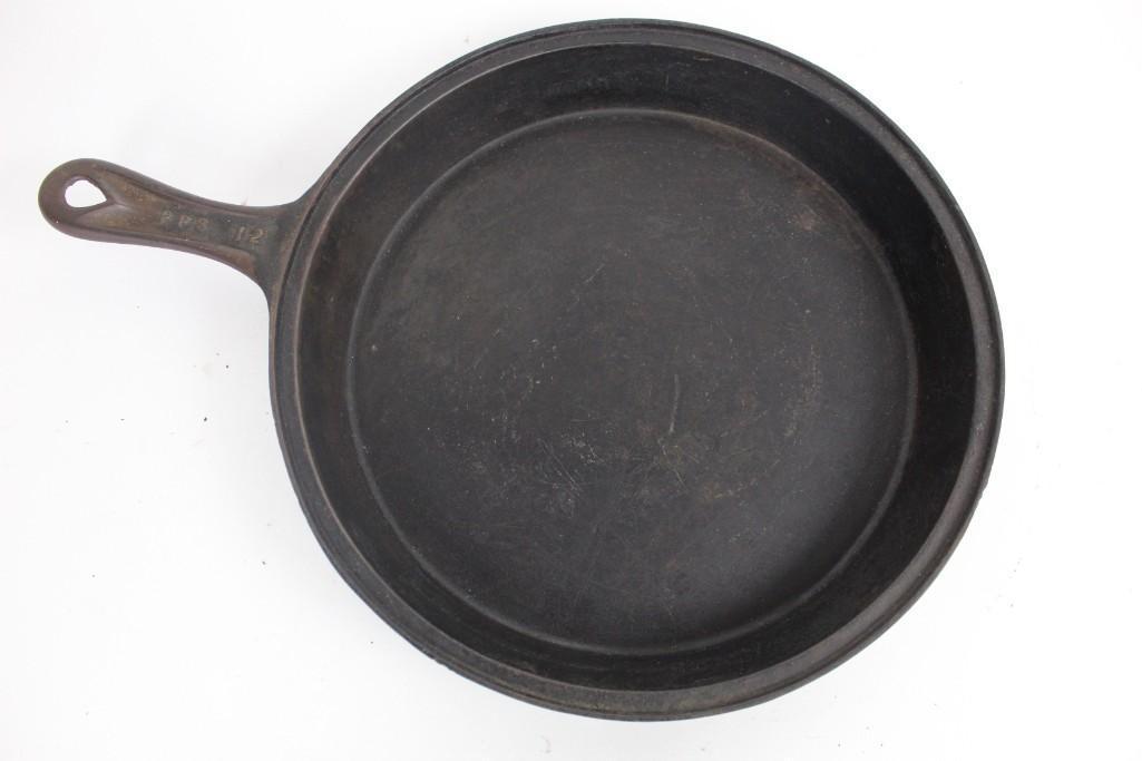 19thC Penfield Stewart Cast Iron Skillet 12,Gate Mark (1 of 4)