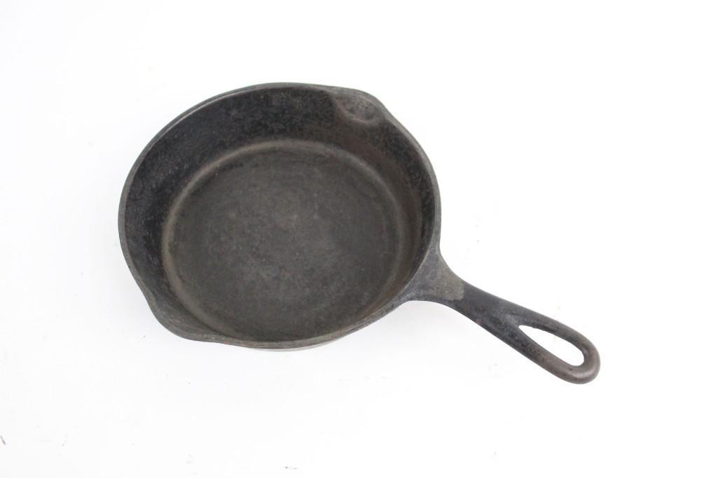 Cast Iron Pan, Keystone Food Chopper Boyertown,PA (1 of 6)