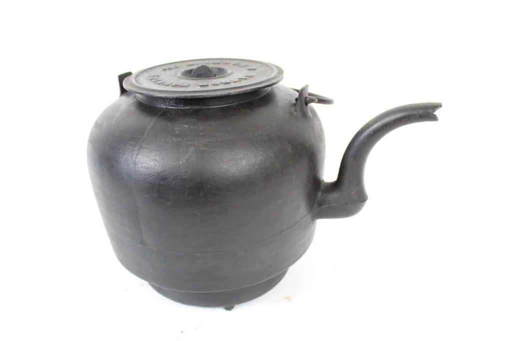 Antique Bangor Foundry & Machine Co. Cast Iron Kettle (1 of 6)