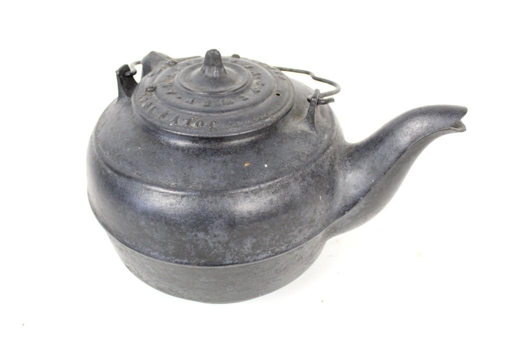 Antique 1862 J.A.Goewey Albany "8" Cast Iron Kettle (1 of 8)
