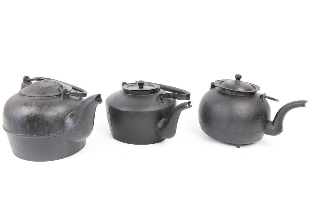 Lot 3 Antique Cast Iron Tea Kettles w/ Gate Mark & Lid (1 of 9)