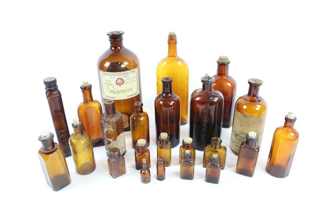 Lot of 22 Antique Brown Glass Drug & Extract Bottles (1 of 10)
