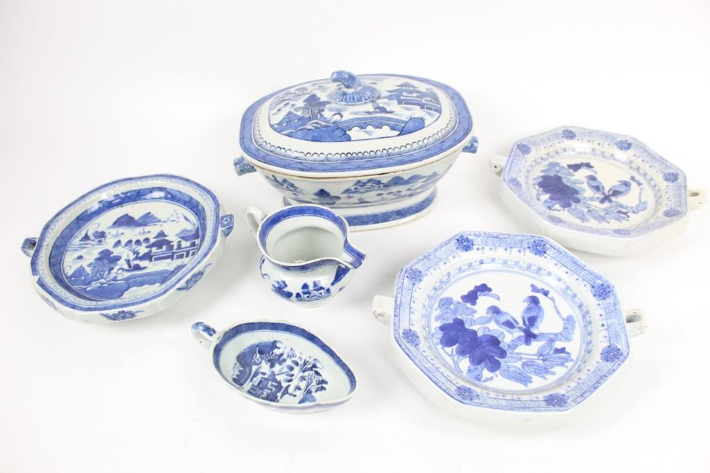 Lot of Blue & White Chinese Dishes,Tureen,Creamer,Etc (1 of 10)