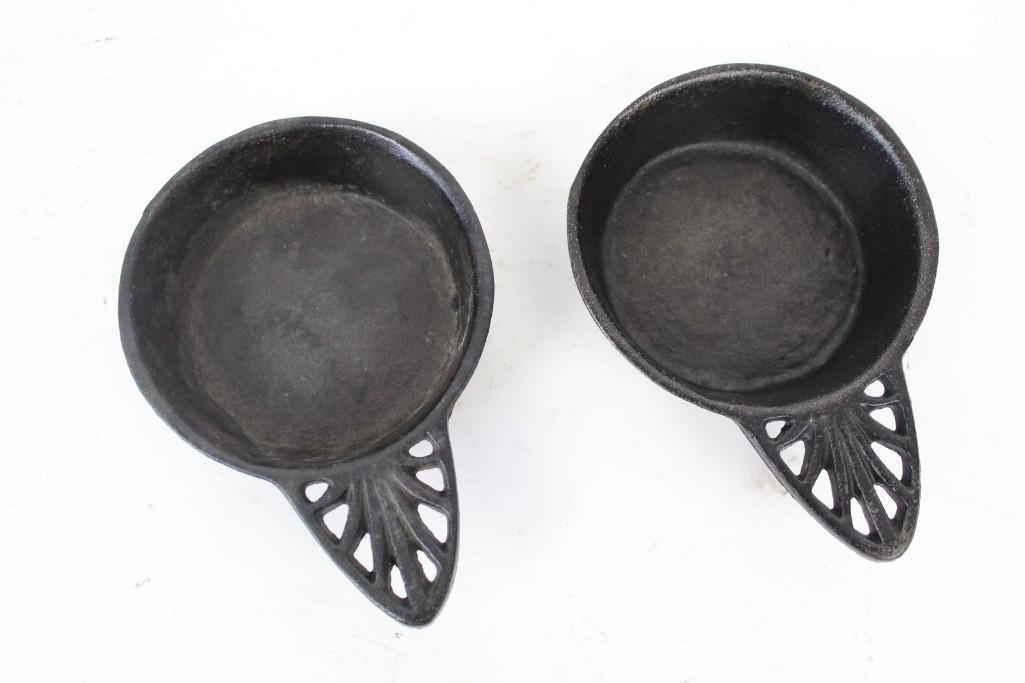 Pair of Antique Cast Iron John Wright 218 Porringers (1 of 5)