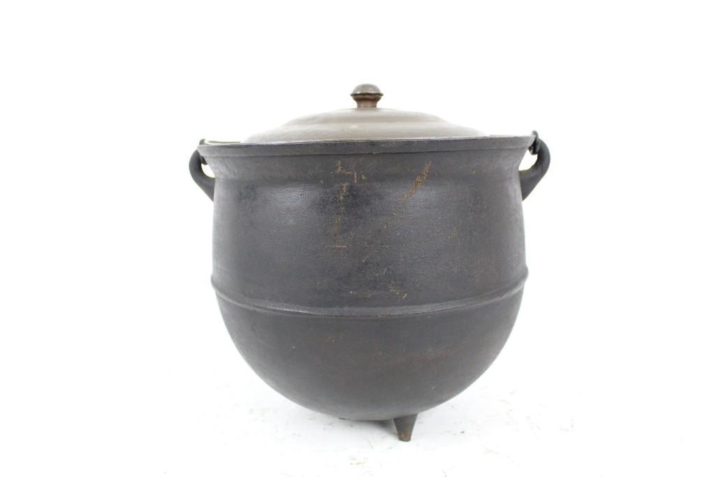 Antique Cast Iron Cauldron with Lid Size 7 (1 of 7)