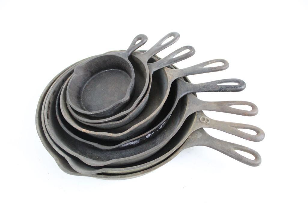 Lot of 8 Misc Antique Unmarked Cast Iron Pans w/ Spouts (1 of 10)