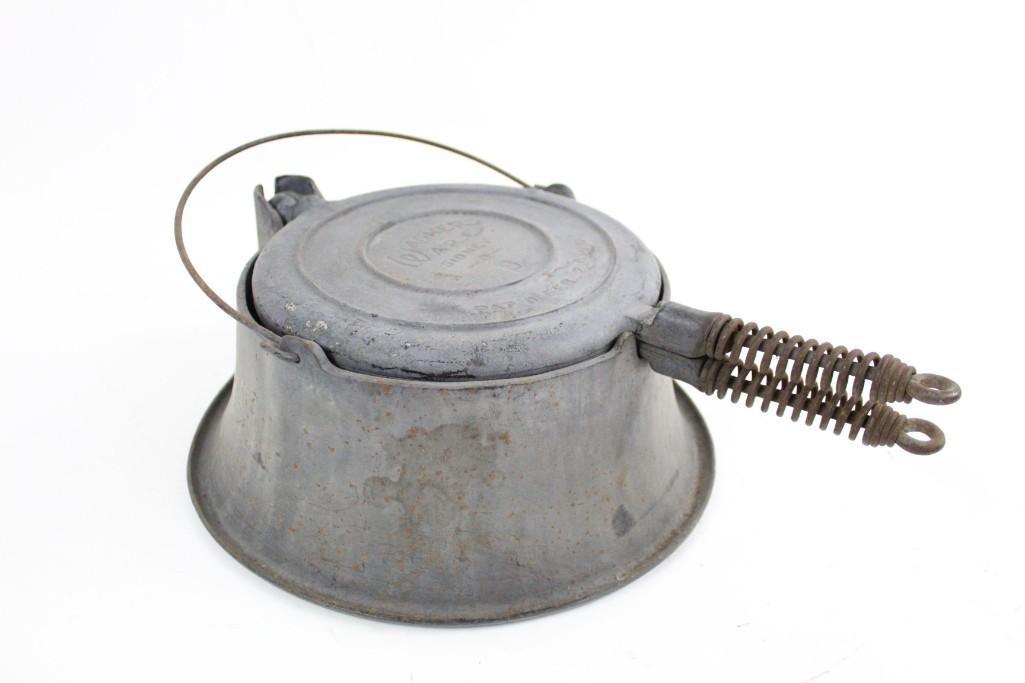 Cast Iron 'Wagner' Waffle Iron (1 of 9)