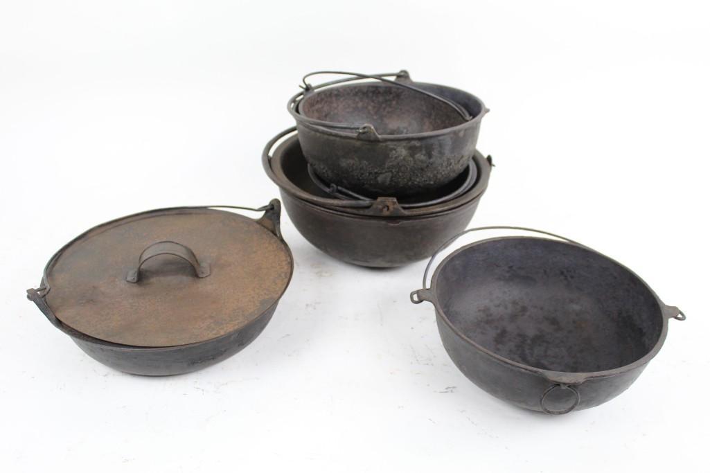 Antique Lot of Round Bottom Cast Iron Pots Gate Mark (1 of 10)