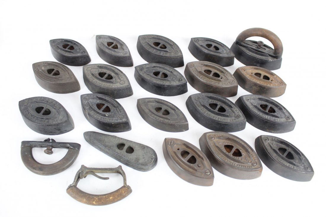 Lot of 19 Antique Cast Iron Sad Irons,Removable Handles (1 of 6)