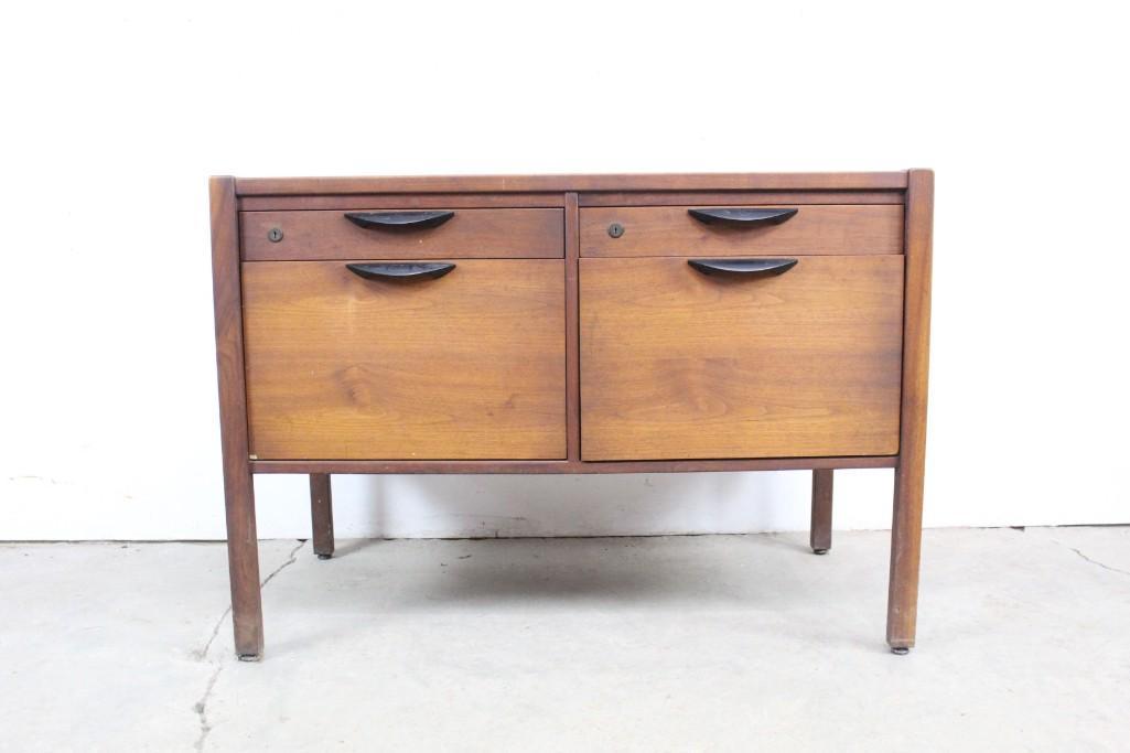 Mid-century Modern Jens Risom 4-Drawer Filing Cabinet: Mid-century Modern Jens Risom 4-Drawer Filing Cabinet. This beautiful piece was designed by Jens Risom. It would be great as a credenza or even as a desk with convenient filing drawers on the bottom.
