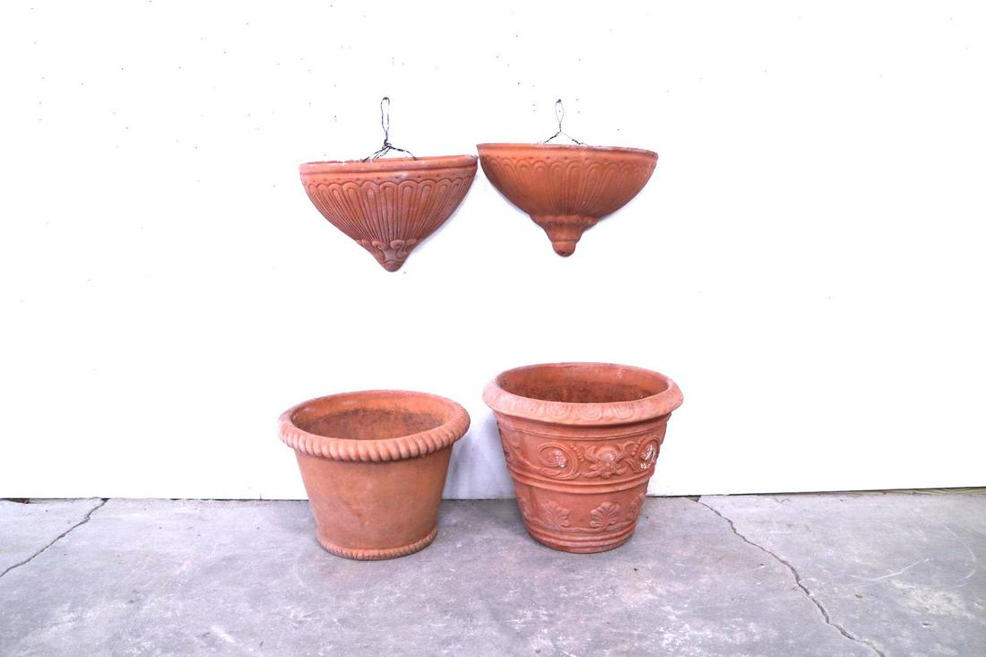 4 Terracotta Pots Garden Planters, Hanging & Sitting (1 of 5)