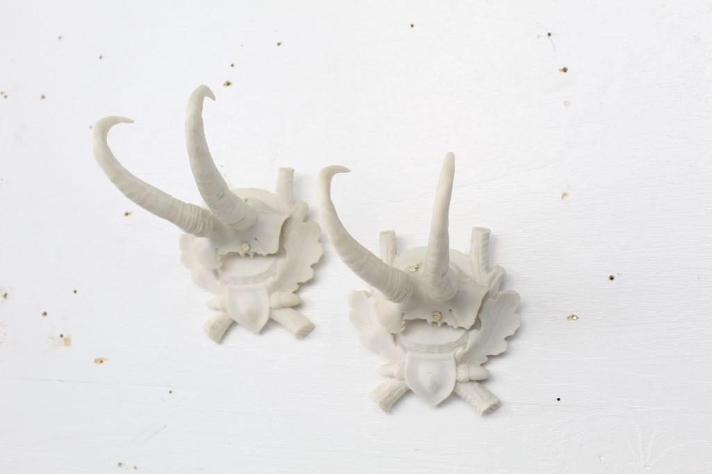 Pair of Resin Contemporary Faux Decor Antlers w/ Acorns (1 of 5)
