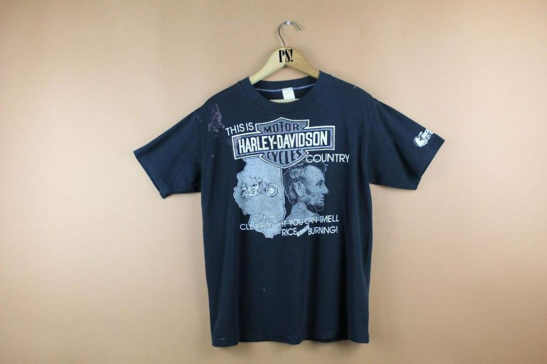 Black M Harley Davidson Lincoln Vintage T-Shirt: SHIPPING: We will ship this item in-house, for a $12 flat rate to the Continental US; $2 for each additional shirt. Please contact us for a shipping quote on larger quantities. Black M Harley Davidson