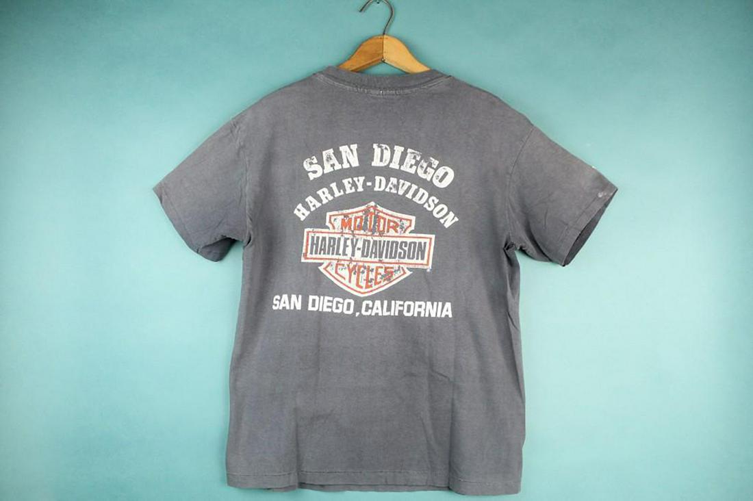 Gray S/M Harley Davidson San Diego Vintage T-Shirt 1982: SHIPPING: We will ship this item in-house, for a $12 flat rate to the Continental US; $2 for each additional shirt. Please contact us for a shipping quote on larger quantities. Gray S/M Harley Davidso