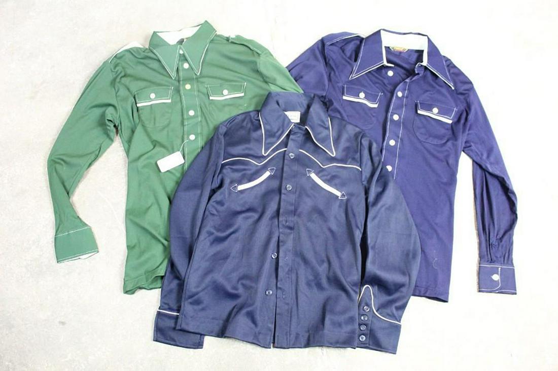 Trio of Navy & Green Vintage Western Shirts, M,XL, XXL: SHIPPING: We will ship this item in-house, for a $12 flat rate to the Continental US; $2 for each additional shirt. Please contact us for a shipping quote on larger quantities. Trio of Navy & Gree