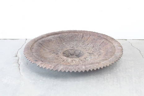 Antique 19thC Cast Iron Fountain Basin,Possibly Fiske: Antique 19thC Cast Iron Fountain Basin,Possibly Fiske. Enormous Birdbath/or Fountain Basin with beautiful details on bottom of leaves and roots. Pointed leaf design edge give it a giant garden flower