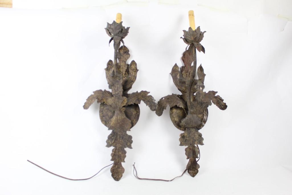 Pair of Large Vintage Tole Metal Leaf Wall Sconces (1 of 6)
