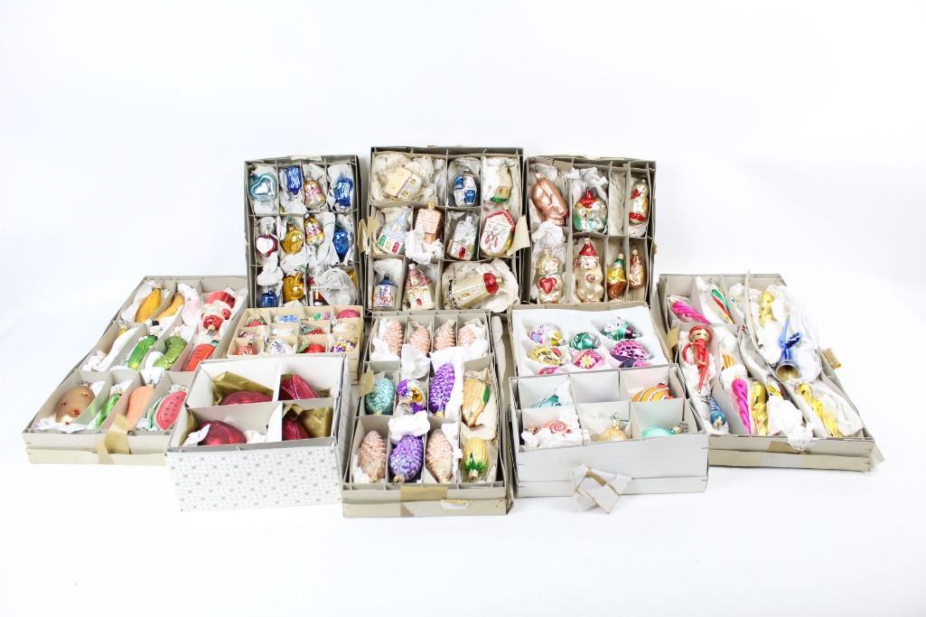 Large Lot of Christmas Ornaments (1 of 8)