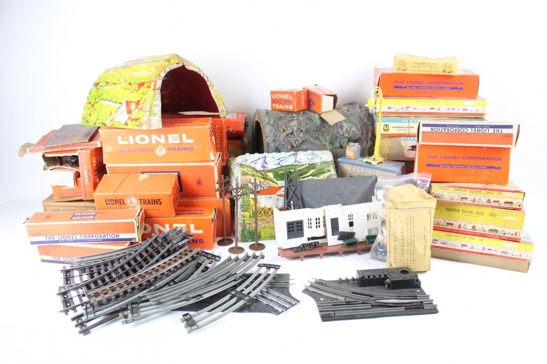 Large Collection Toy Trains & Parts,Lionel,Plasticville (1 of 15)