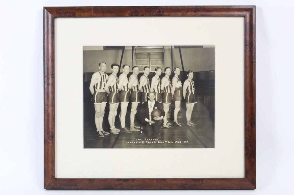 B&W Photograph Lancaster Basketball Team 1920's Sports: Framed B & W Photograph of a basketball team in the 1920's. Inscribed on photo, ""The Beavers"/Lancaster's Basketball Team/1928-1924". Attractive wood frame, wired and read