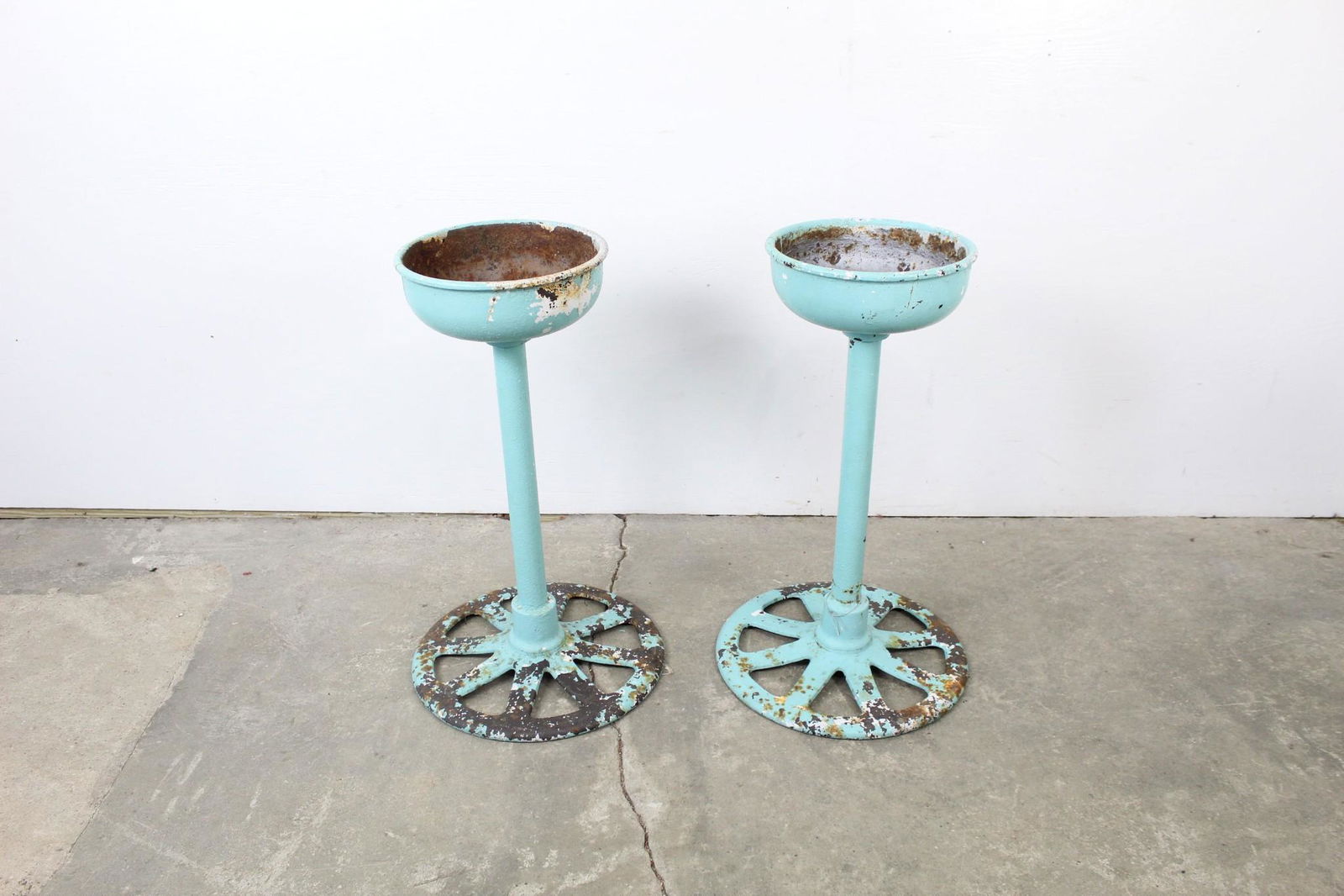 Pair of 2 Industrial Cast Iron Tall Turquoise Planters (1 of 10)