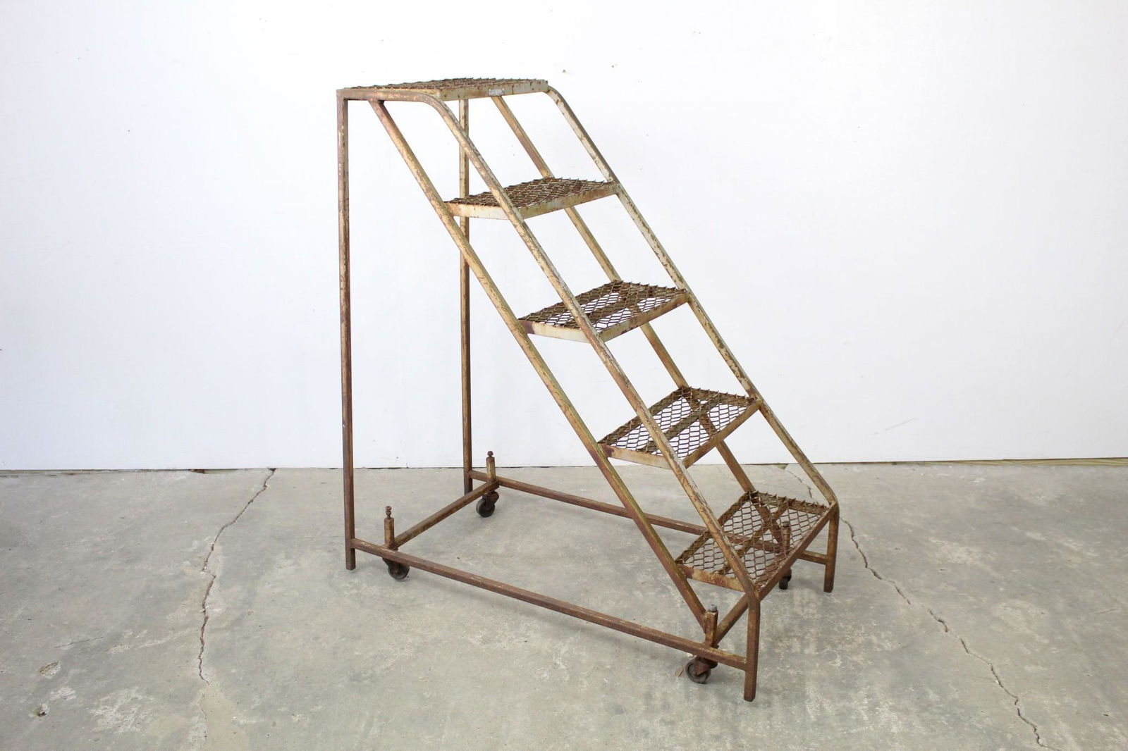 Industrial Factory Alco-Lite Metal Steps,Warehouse (1 of 11)