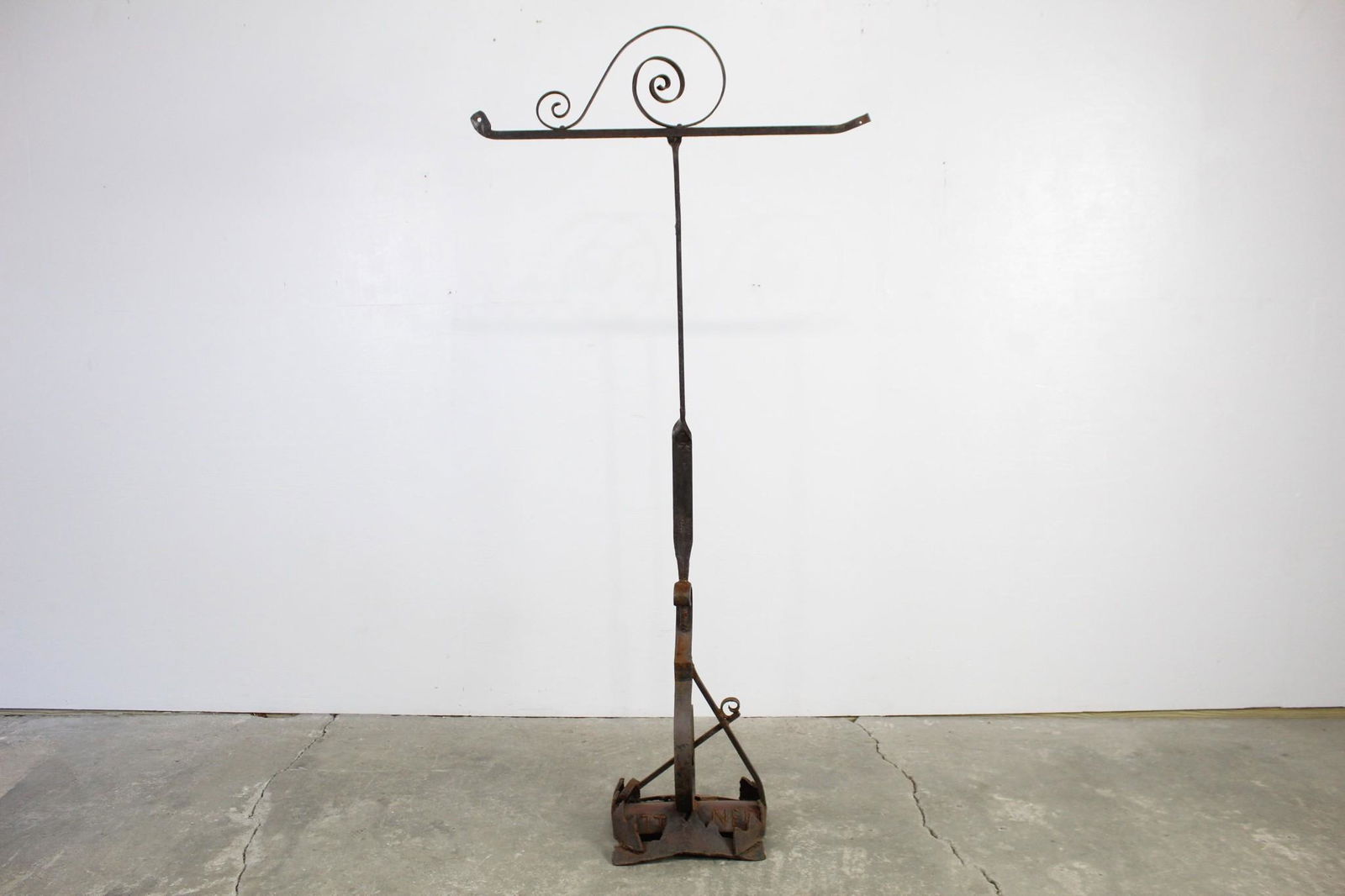 Handmade Wrought Iron Folk Art Clothing Rack Stand 2/2 (1 of 7)