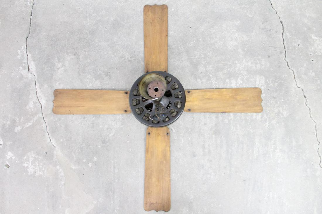 Hunter Fan & Motor Co. Metal, Brass, Wood Ceiling Fan (1 of 4)