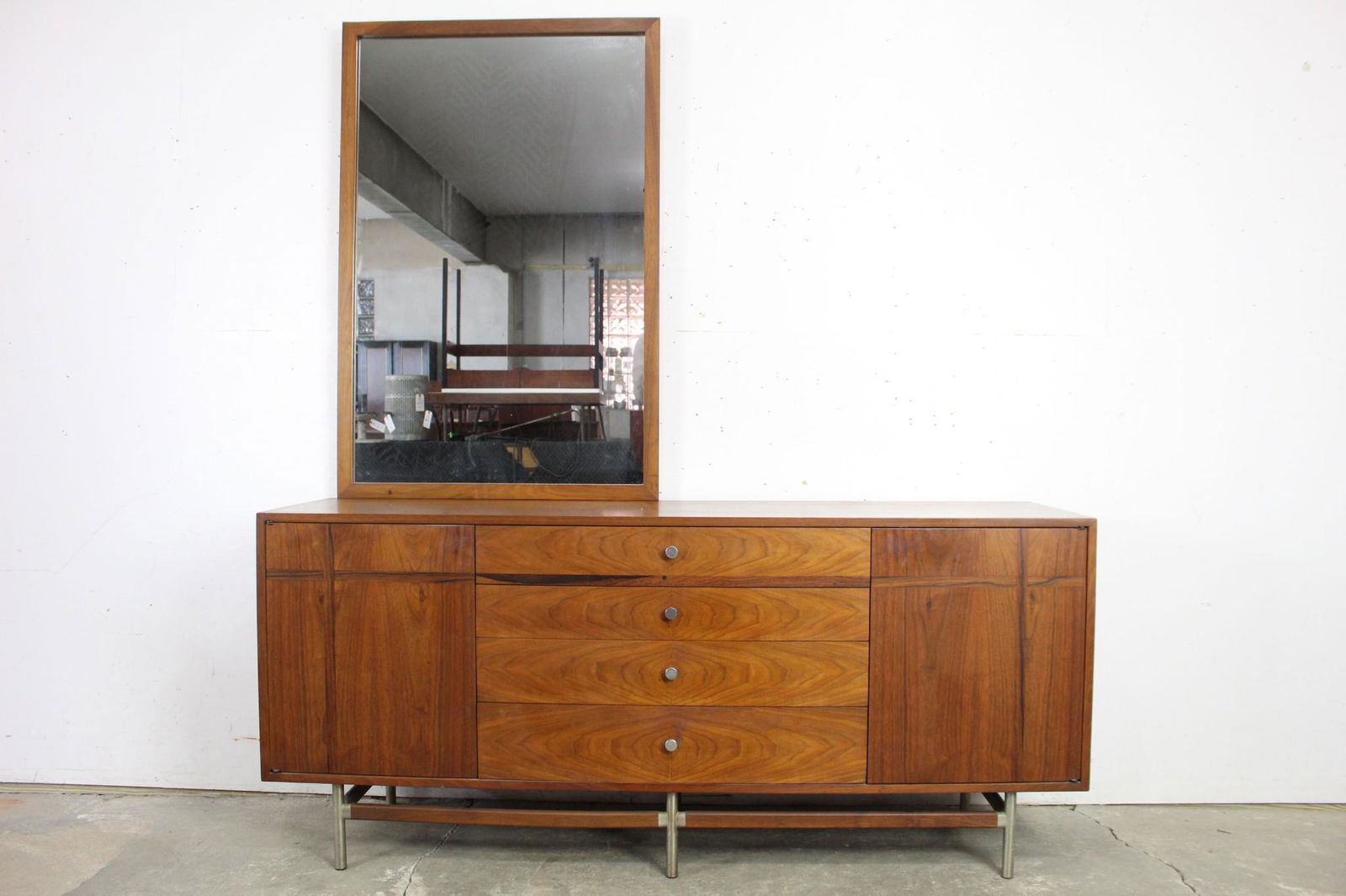 Kroehler mid 2024 century dresser