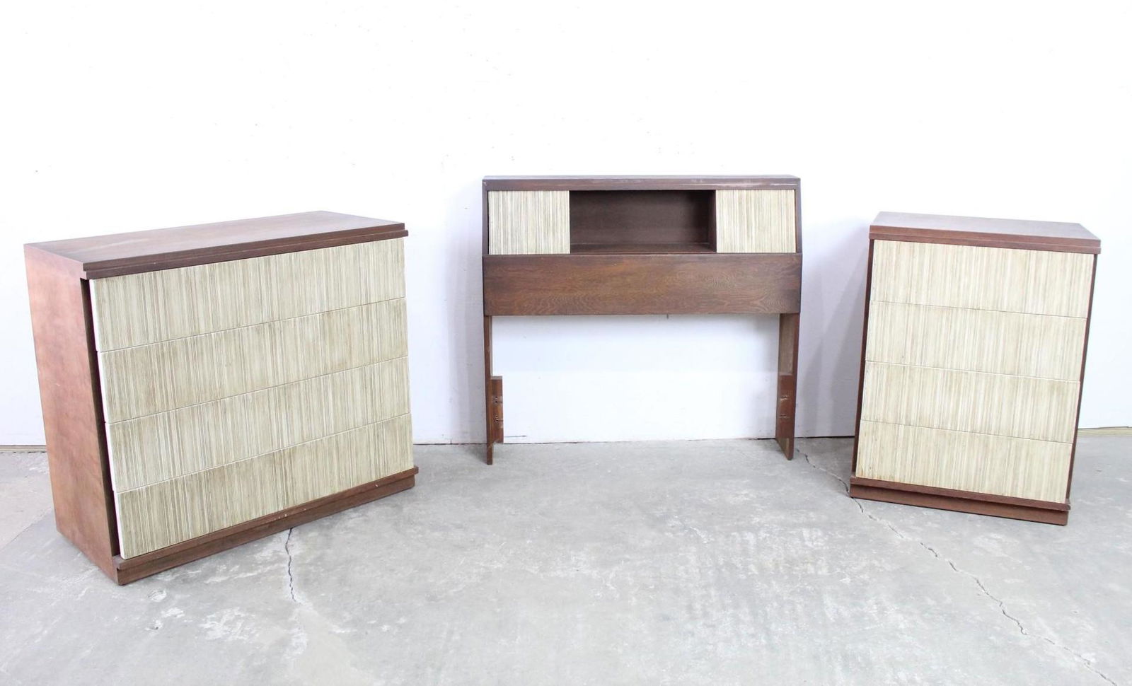 Mid-Century Modern 3 Piece Wood/White Twin Bedroom Set (1 of 9)