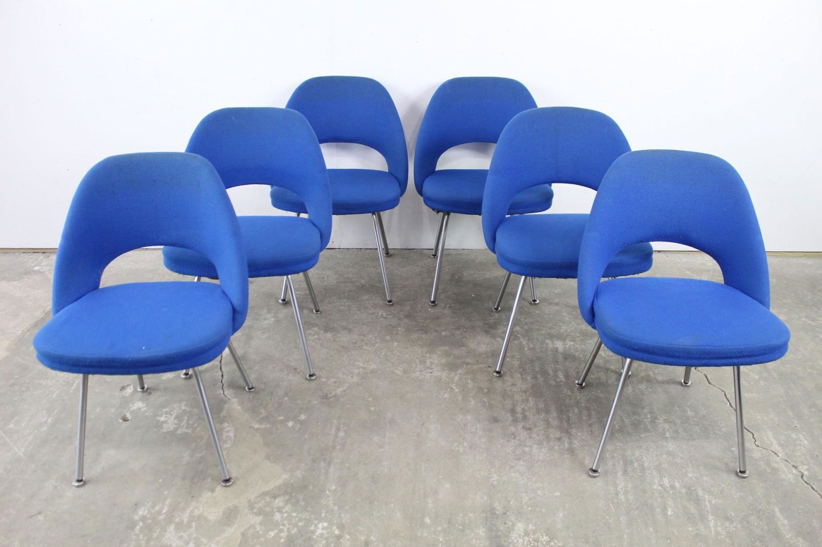 6 Mid-Century Modern Blue IBM Knoll Saarinen Chairs (1 of 11)