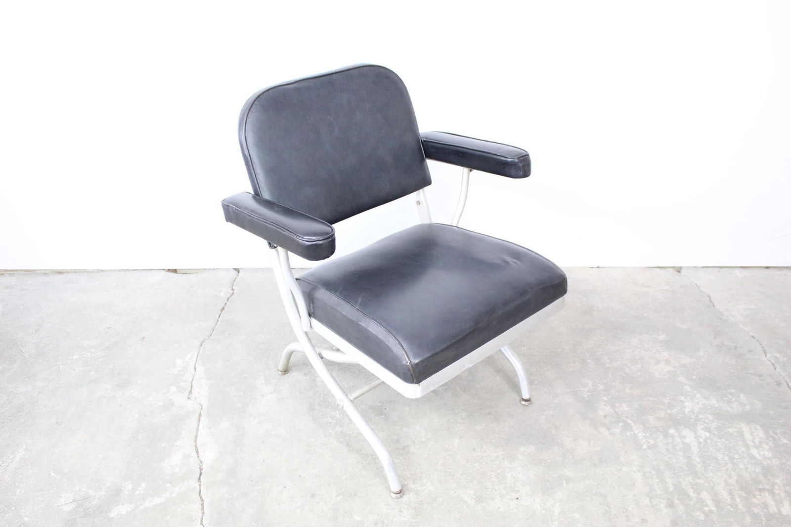 Warren McArthur Folding Black Mid-Century Modern Chair (1 of 15)