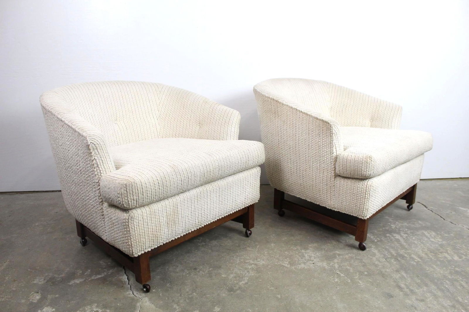 Pair of Mid-Century Modern White Upholstered Armchairs (1 of 11)