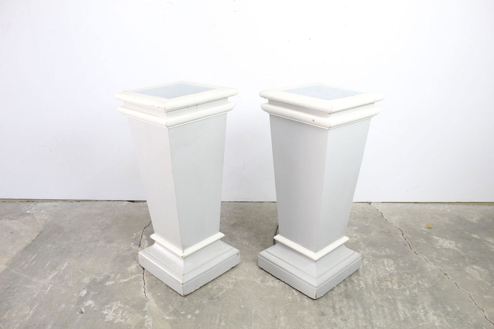 Pair of Lighted Sculpture Display Pedestals w/Glass Top (1 of 11)