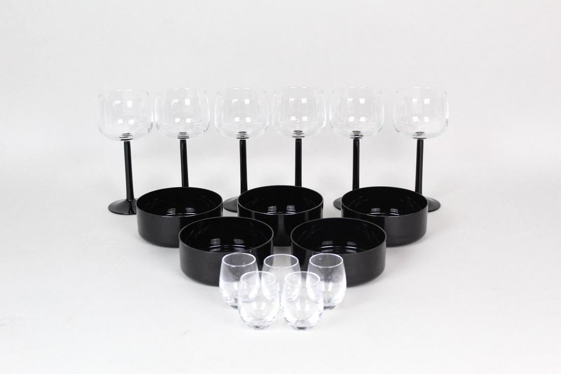 Barware Lot,Black Stemmed Wine Glasses,Bowls,Shot Glass: Lot of Barware. Six tall Mid Century Modern black stemmed wine glasses, four black glass bowls marked 'France' and five clear shot glasses. A wonderful lot to make your next gathering as chic as can b
