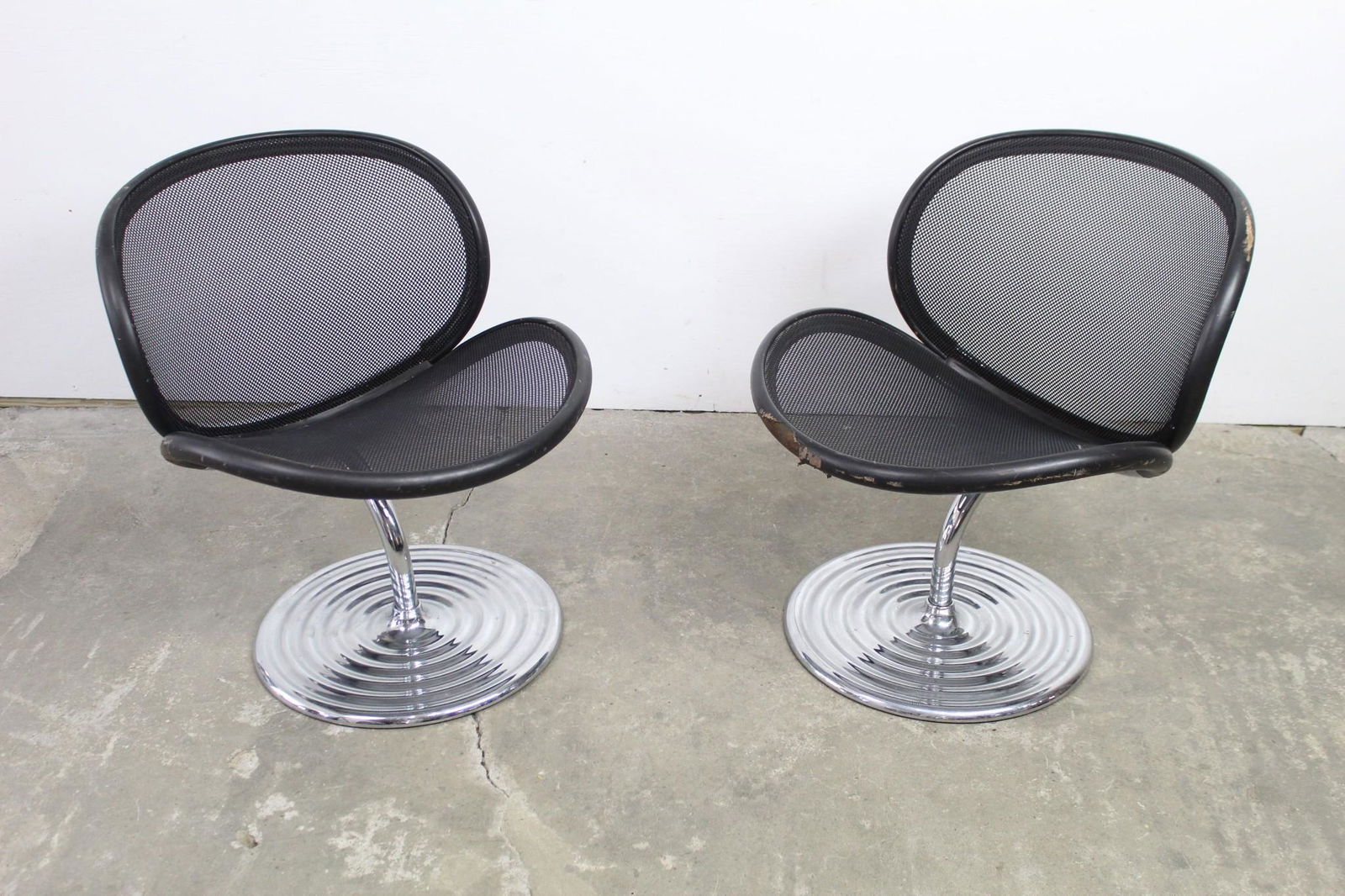 Pair Postmodern Chrome & Black Mesh Sculptural Chairs (1 of 13)