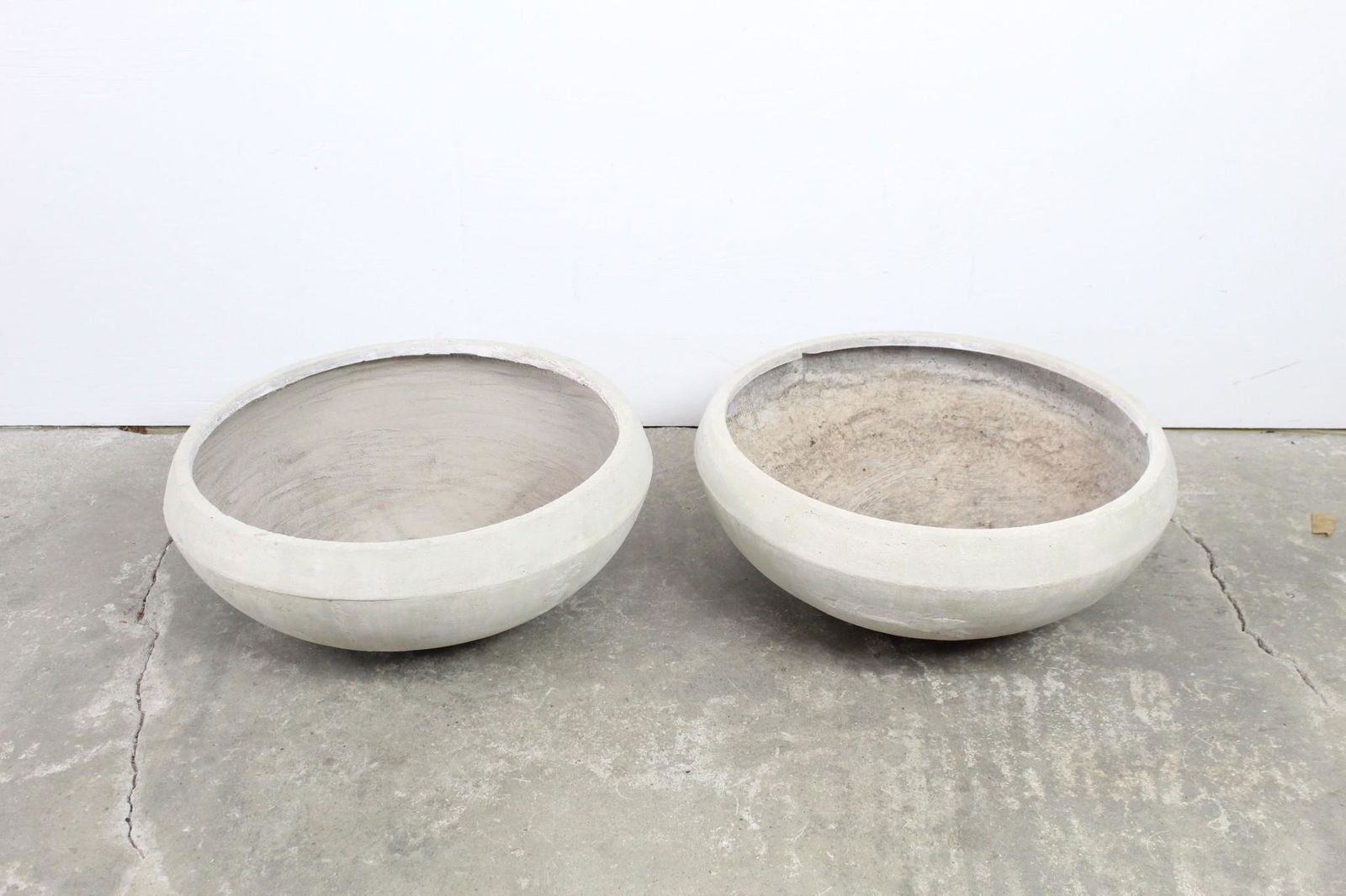 Pair Minimalist Modern Round Shallow Plaster Planters (1 of 11)