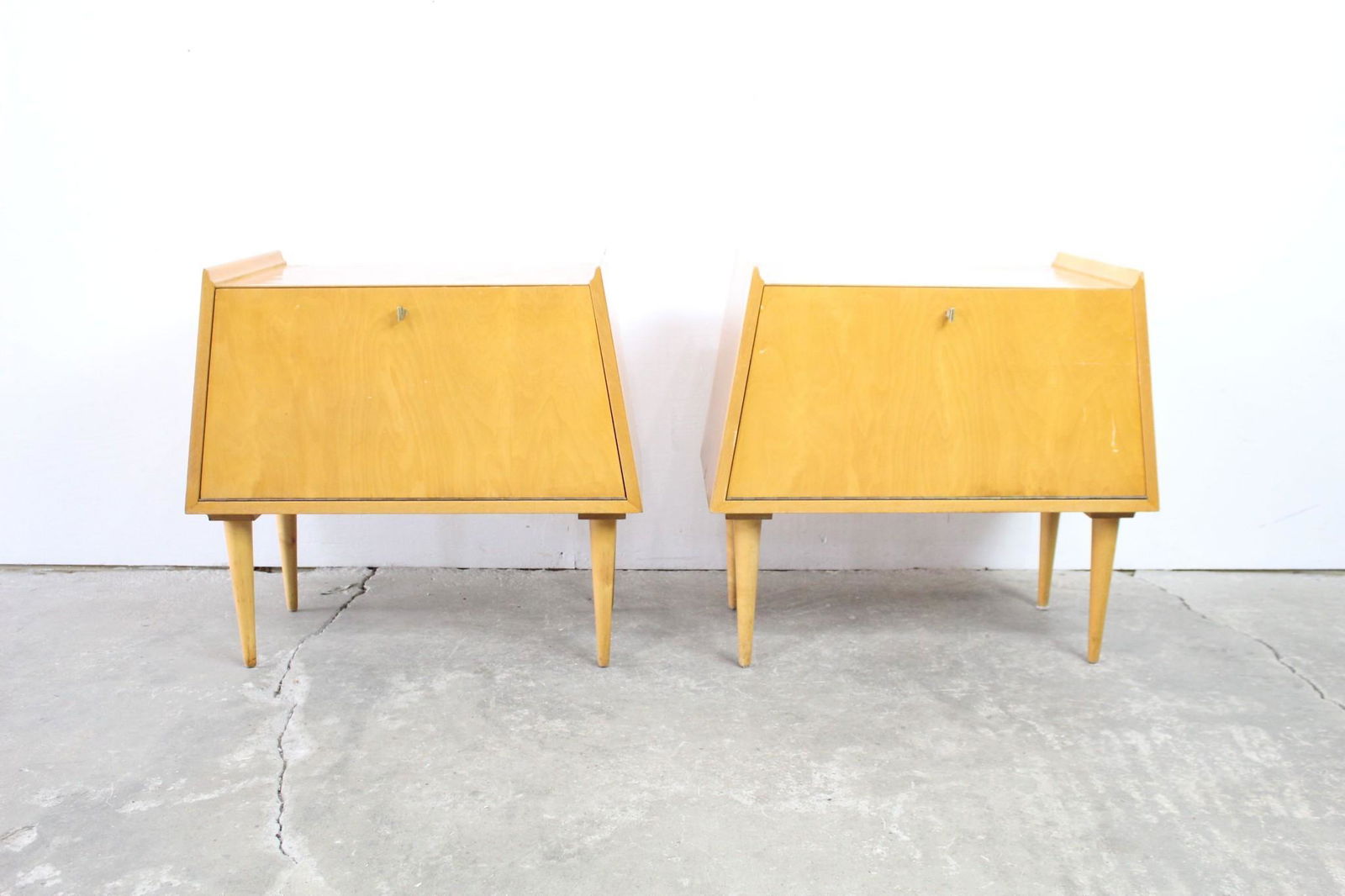 Pair of Mid-Century Modern Edmond Spence Bedside Tables (1 of 12)