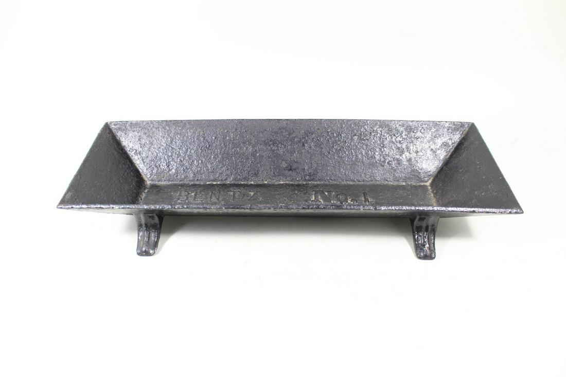 Antique Bentz No. 1 Cast Iron Feeder Trough Planter (1 of 7)