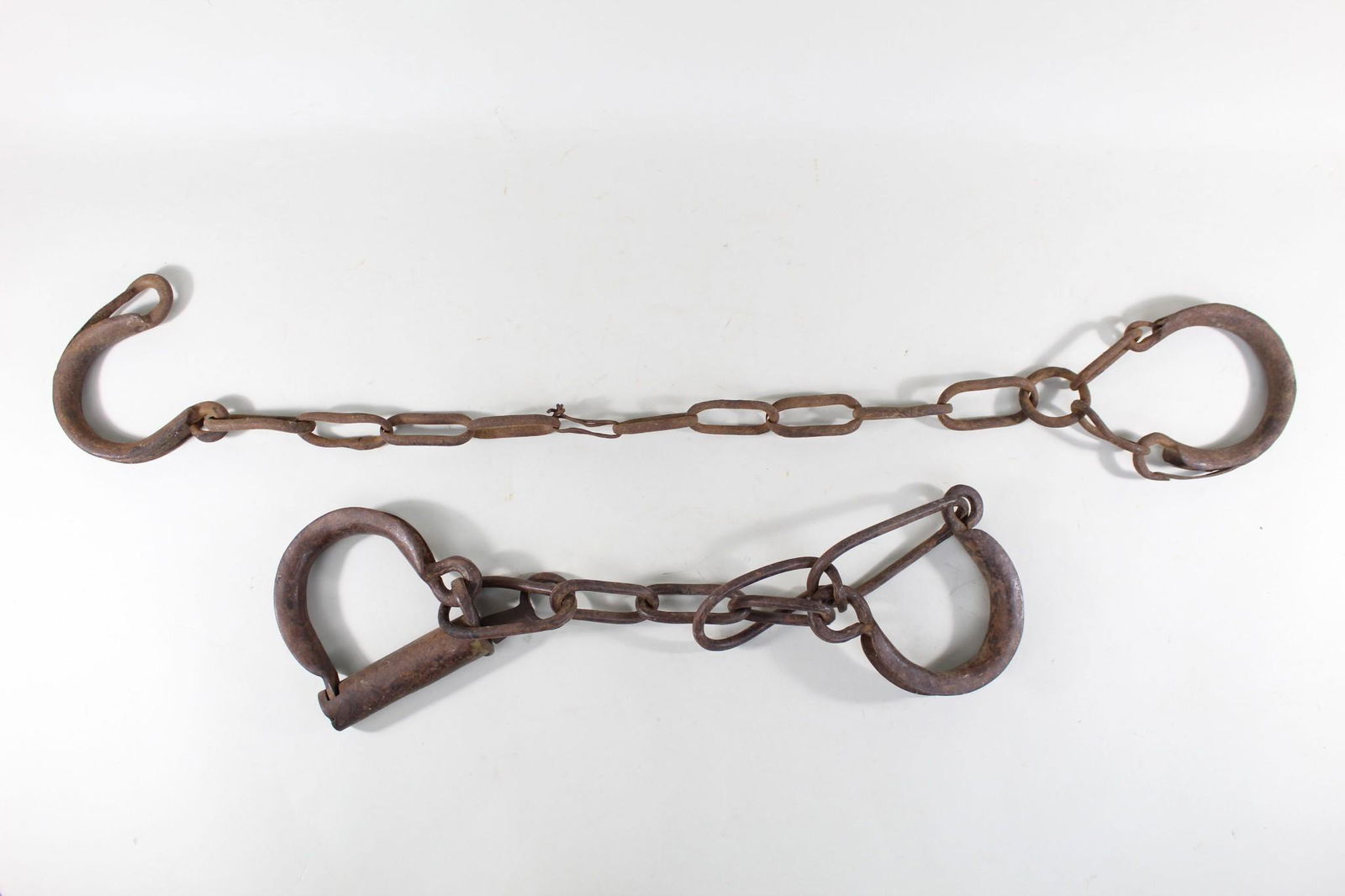 Pair of Wrought Iron Shackles Handcuffs w/Chains & Lock (1 of 8)