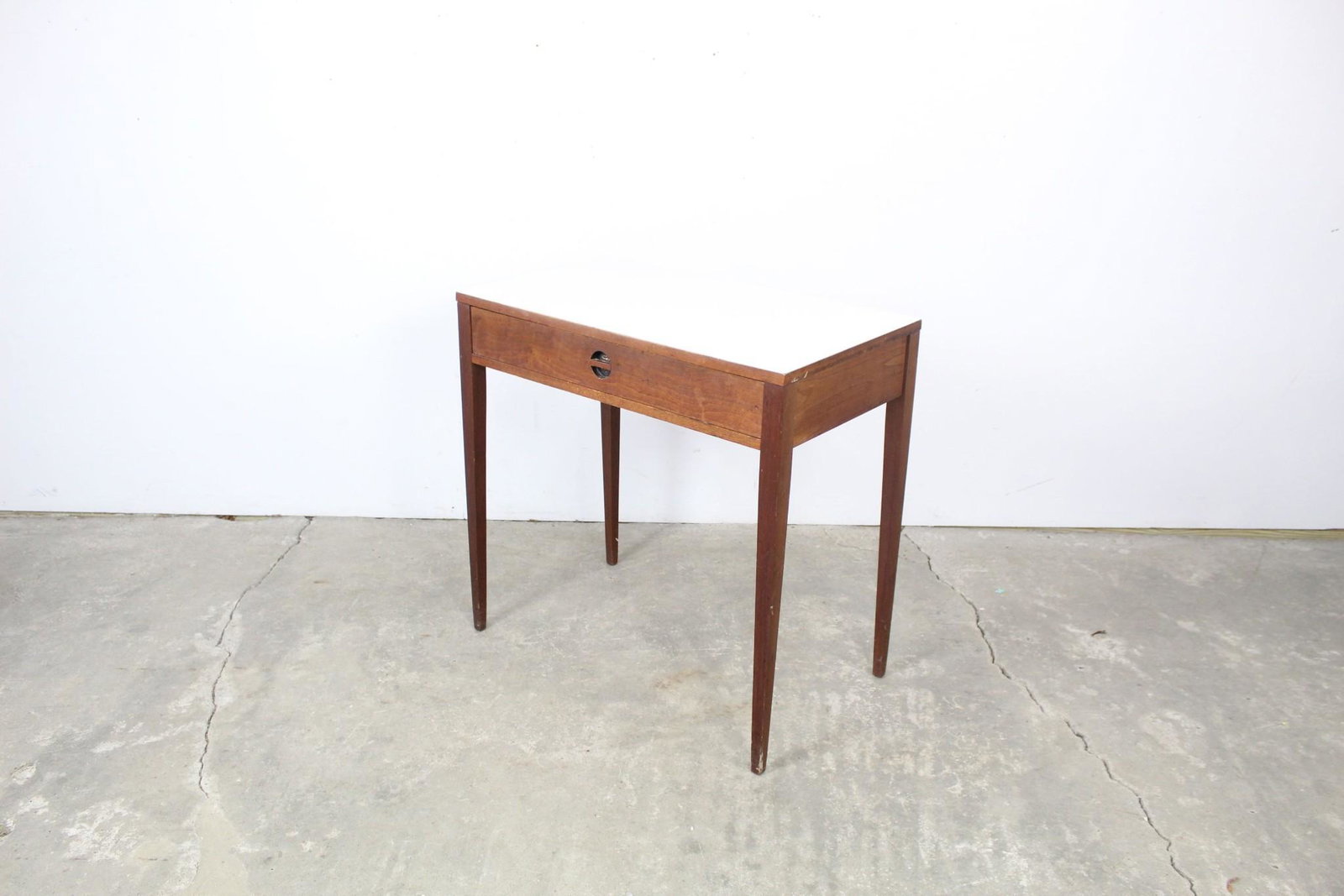 "West Michigan Furniture Co" Mid Century Modern Table (1 of 13)