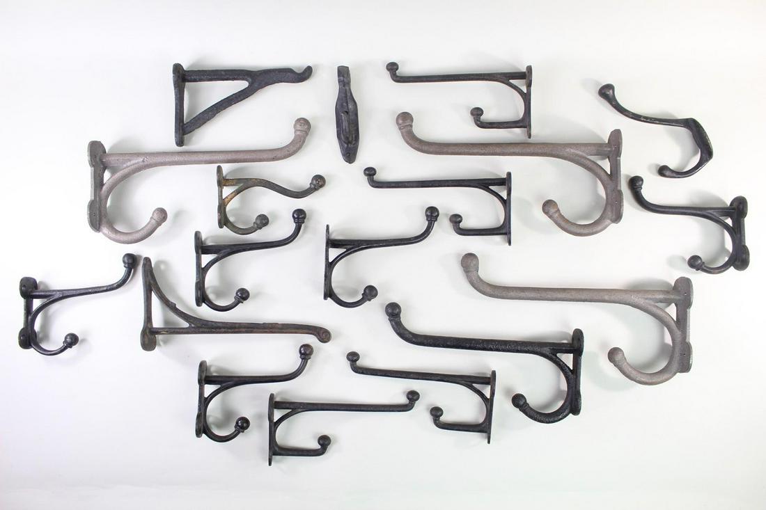 Lot of 17 Cast Iron Harness Wall Hooks, Hardware (1 of 14)
