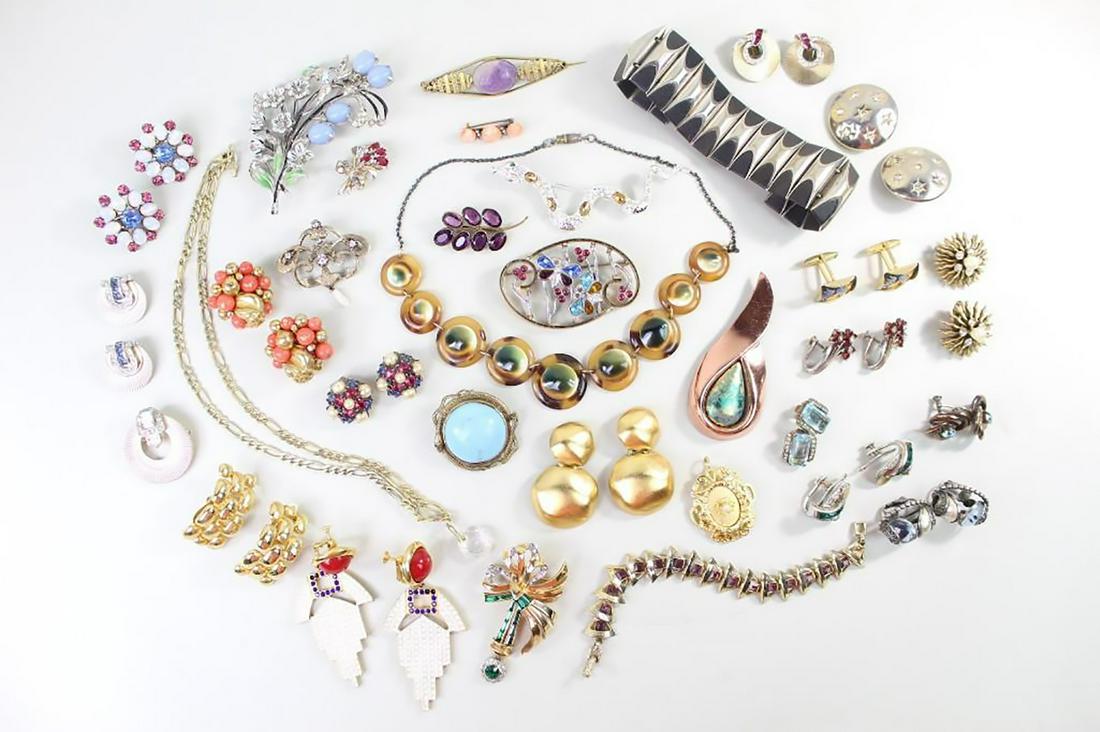 Lot of Jewelry, Boucher, Trifari, Bergere, Les Bernard (1 of 16)
