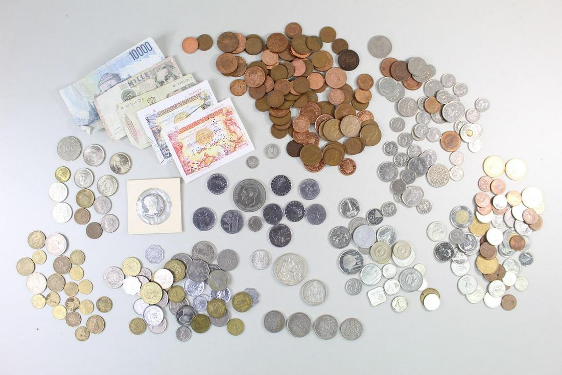 Large Lot of Misc Foreign Coins & Paper Currencies (1 of 20)