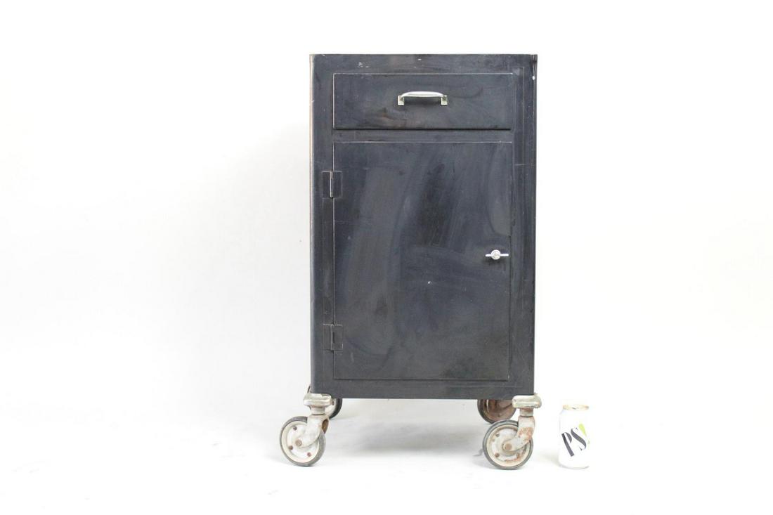 Mobile Industrial Storage Locker Cabinet,Side Table (1 of 12)