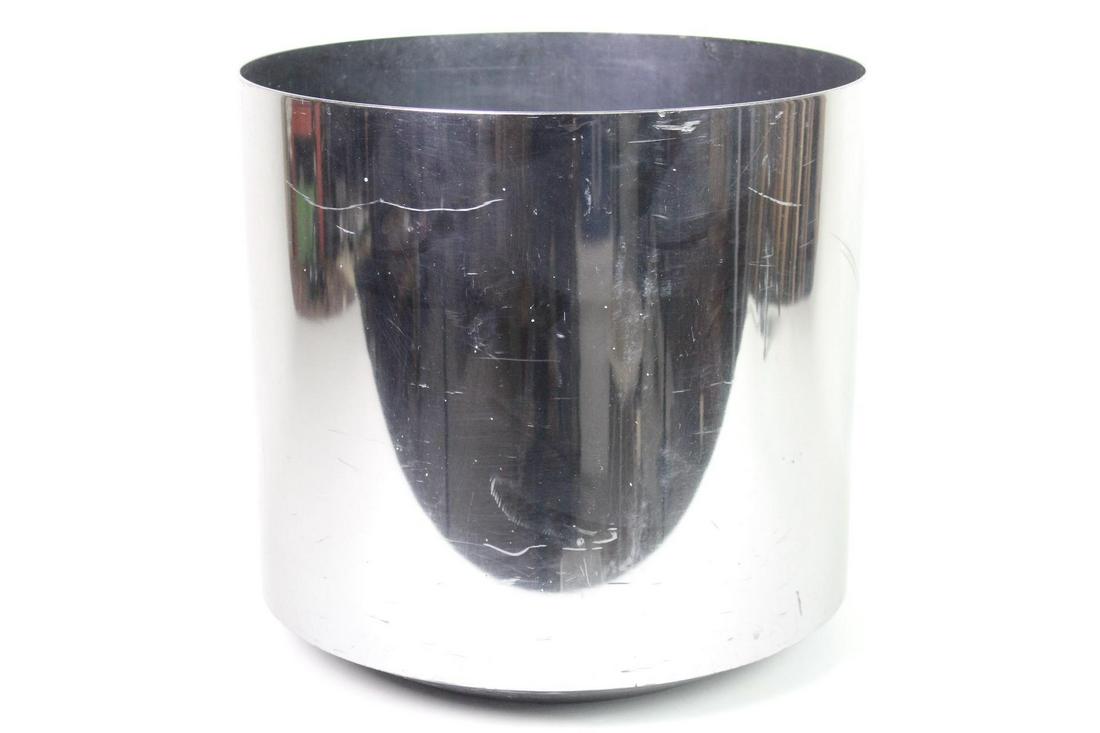 Large 16.5-inch Chrome Finish Black Plastic Planter (1 of 9)
